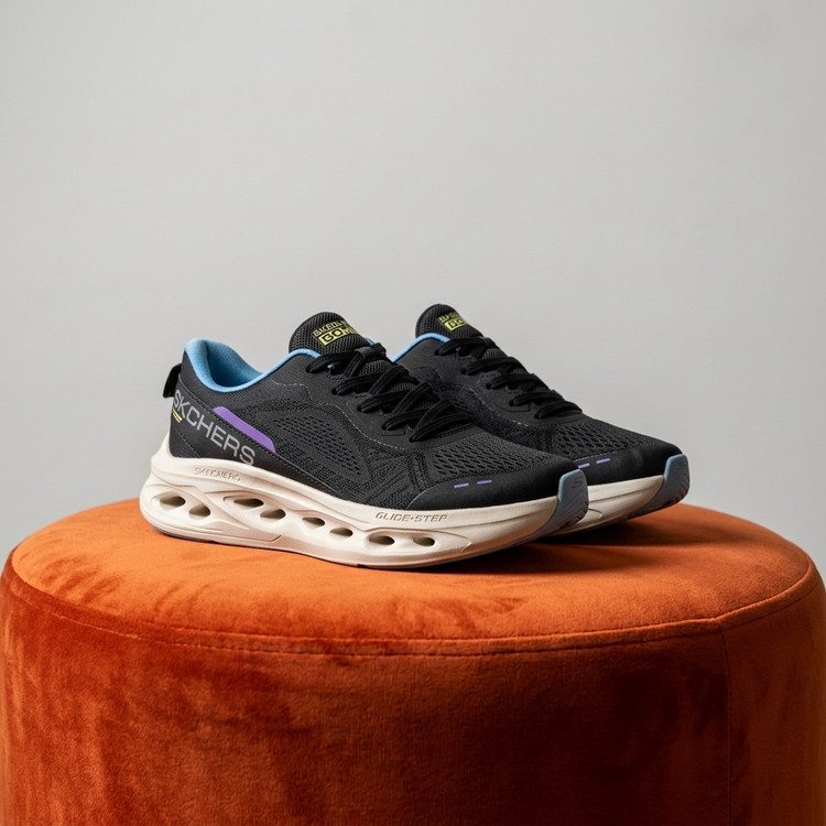 کتونی زنانه اسکیچرز Skechers Max Cushioning Slip-ins
